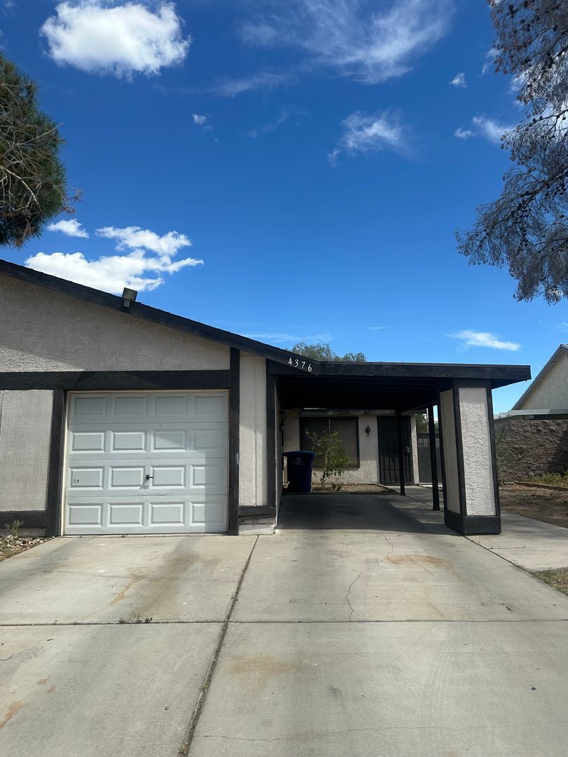 Las Vegas House: 4376 Bramblewood St