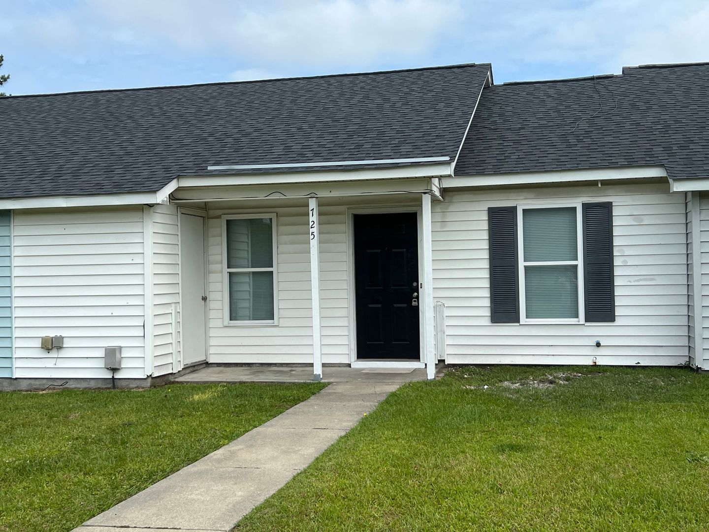 Jacksonville House: 725 Pinewood Drive