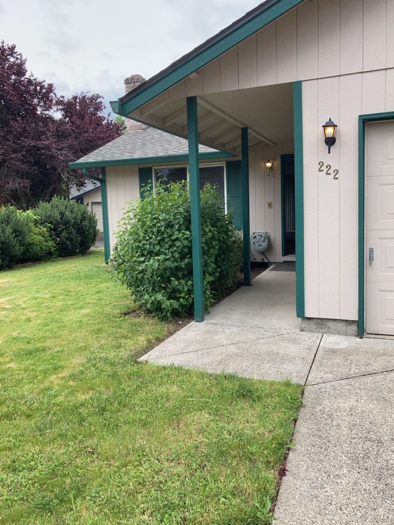 Vancouver House: 222 SE 173rd Ave