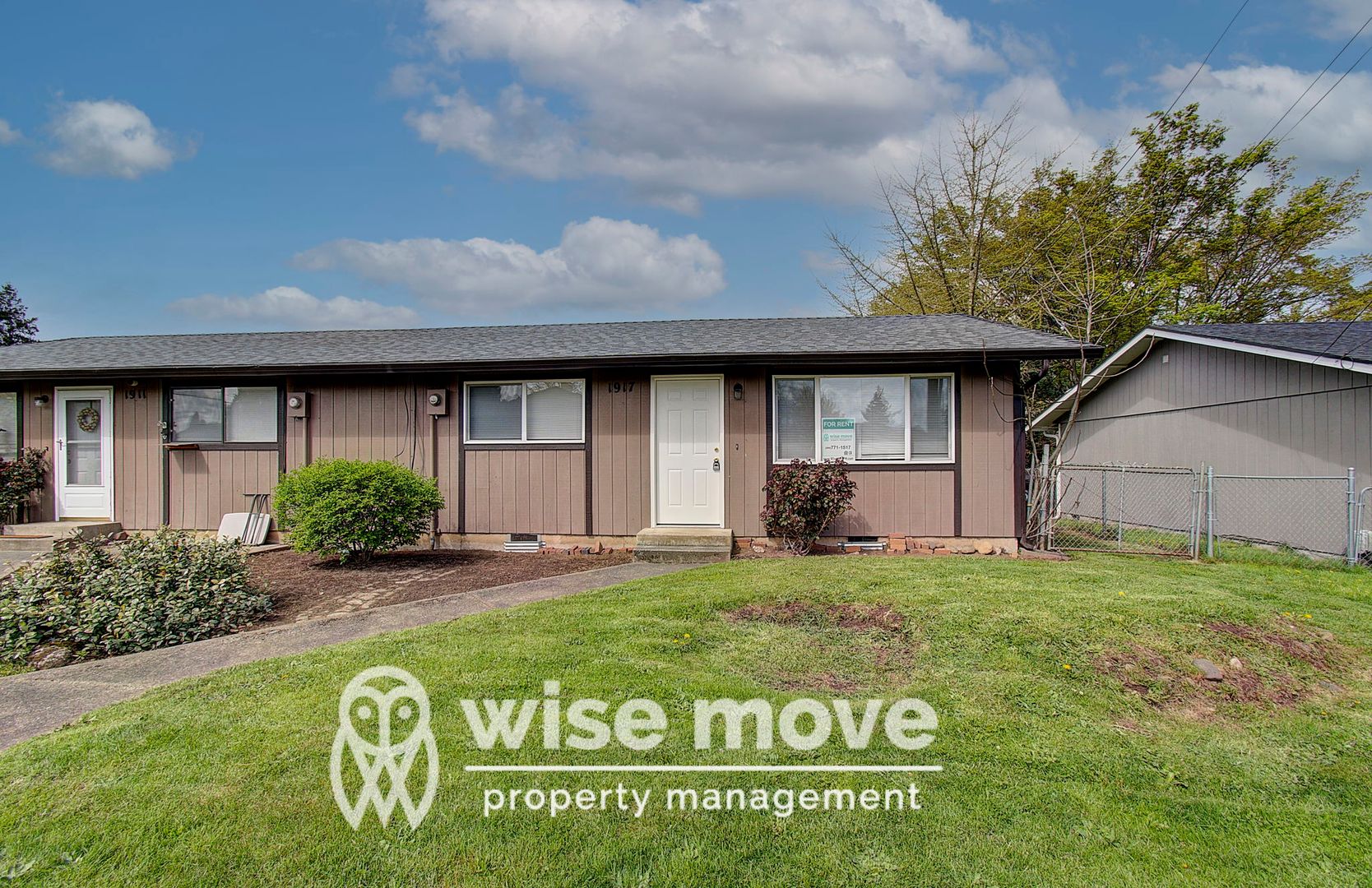 Camas Apartment: 1911 & 1917 SE 7th Ave