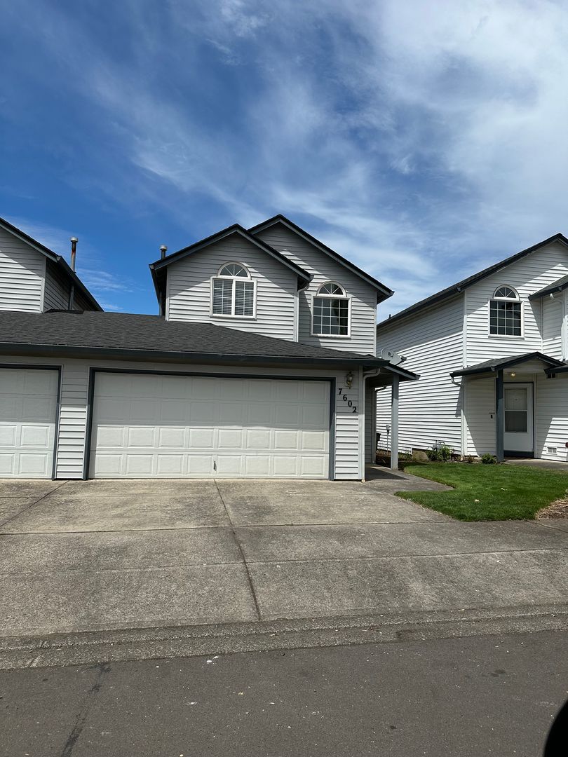 Vancouver House: 7602 NE 52nd St