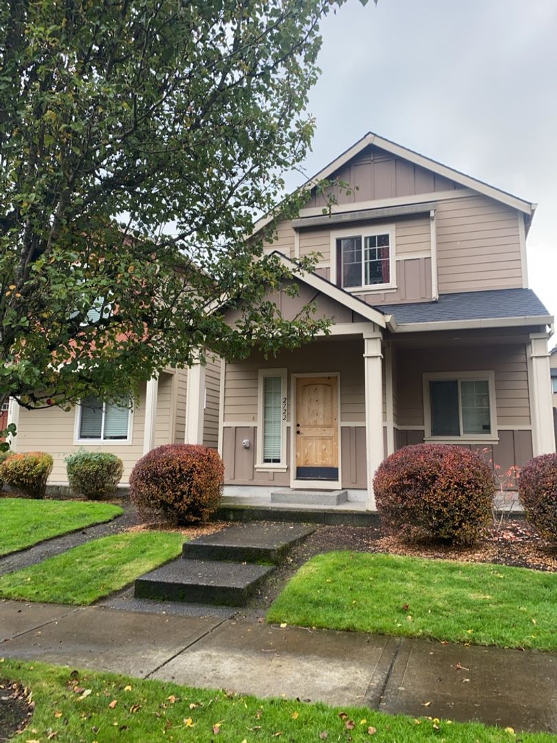 Vancouver House: 2722 NE 88th Pl