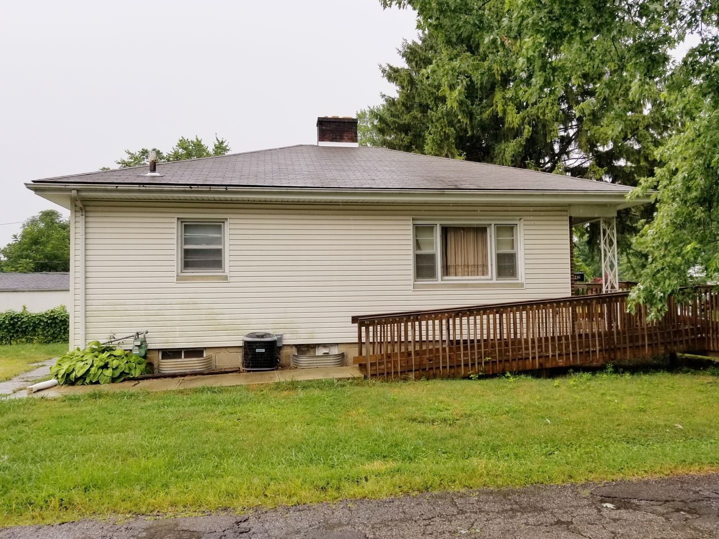 Columbus House: 2942 Atwood Terrace