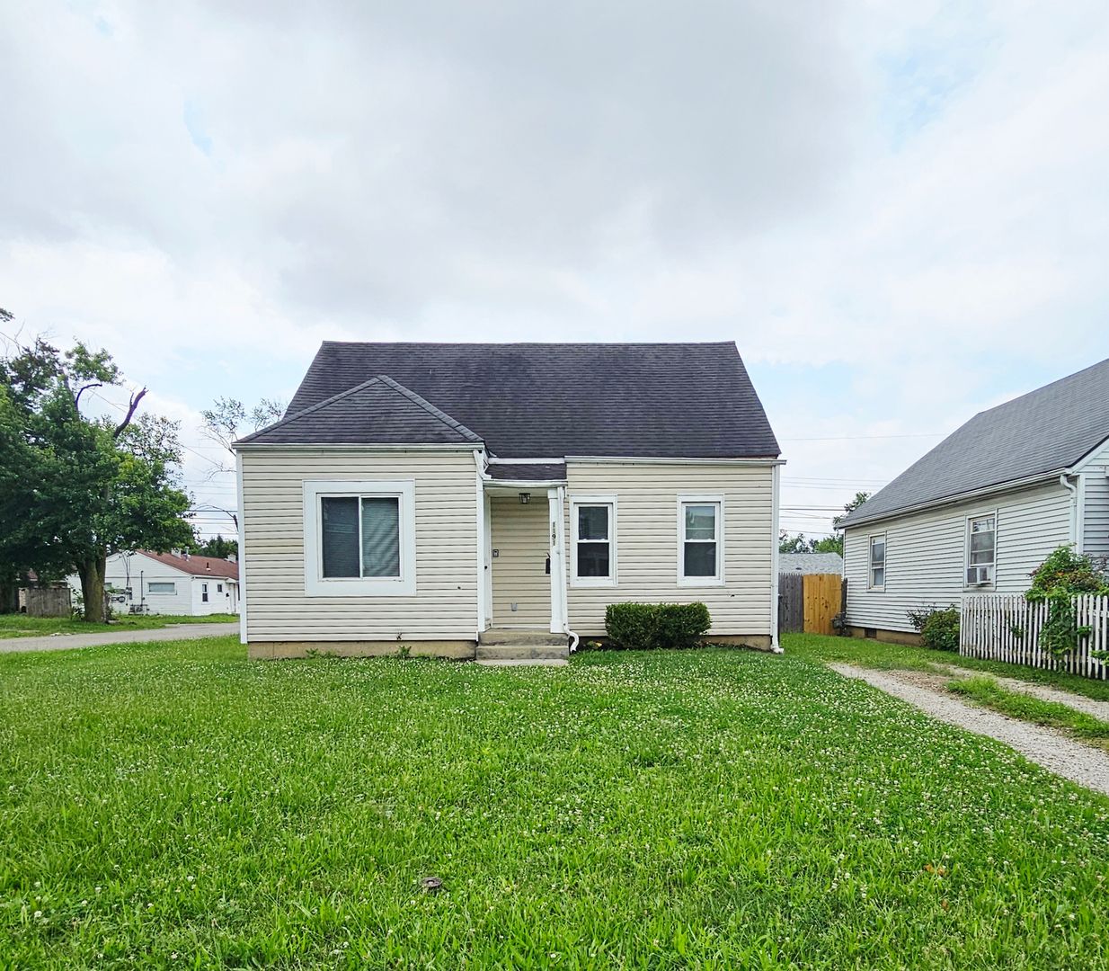 Columbus House: 1191 Duxberry Avenue