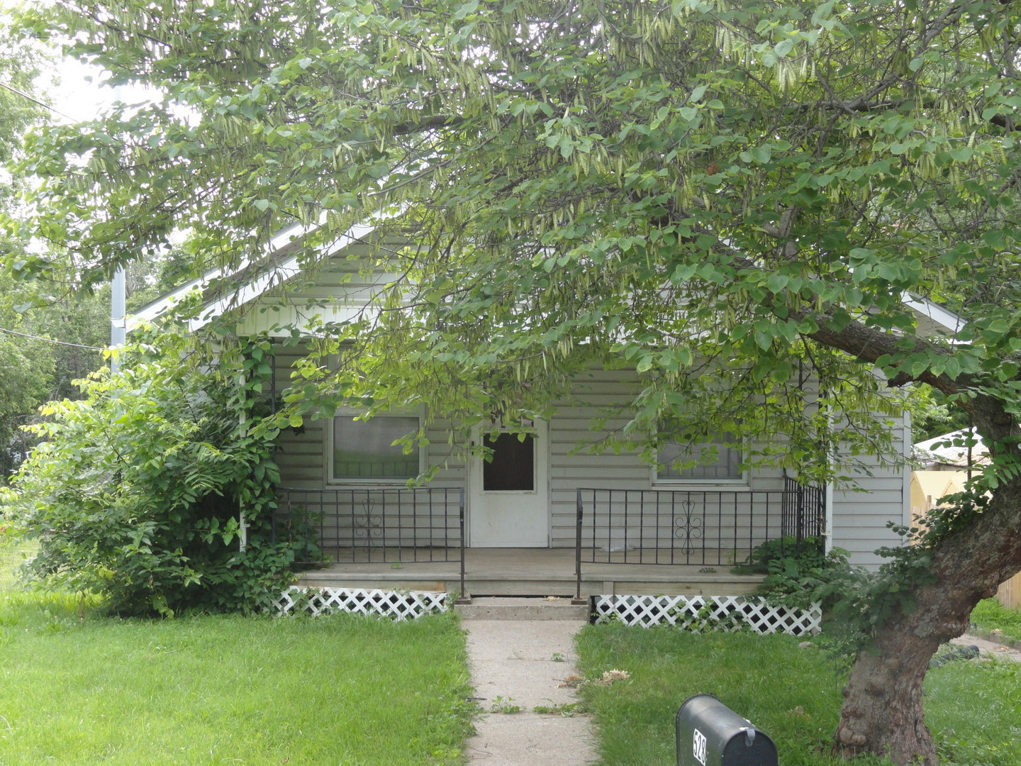 Independence House: 528 S Cedar Avenue