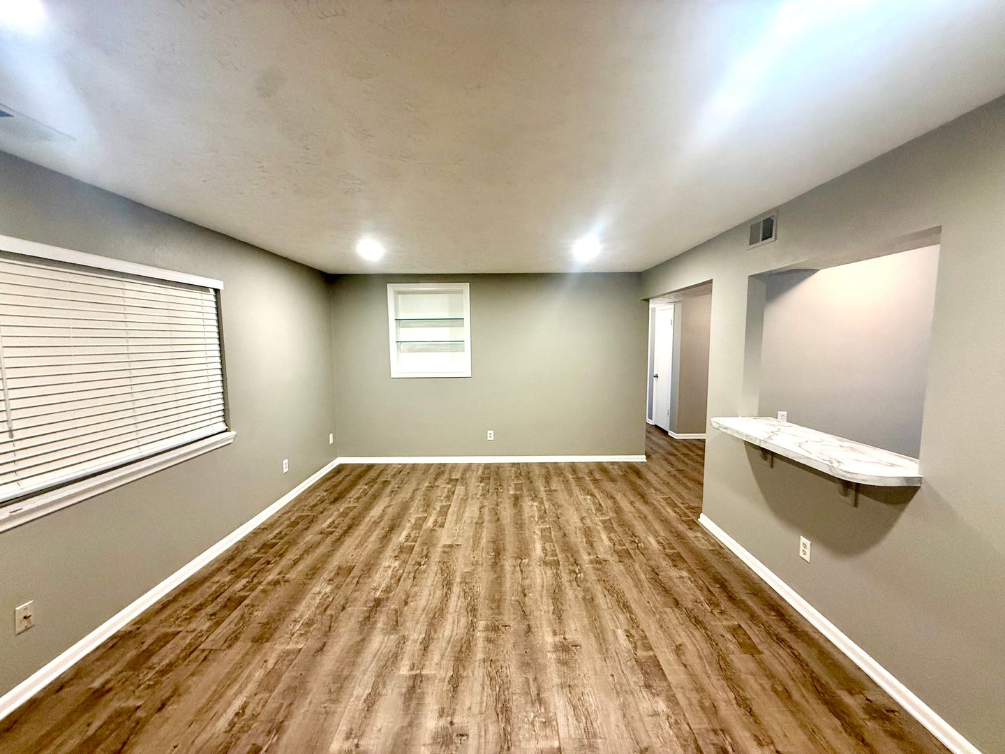 Omaha Apartment: 4813 Underwood Avenue