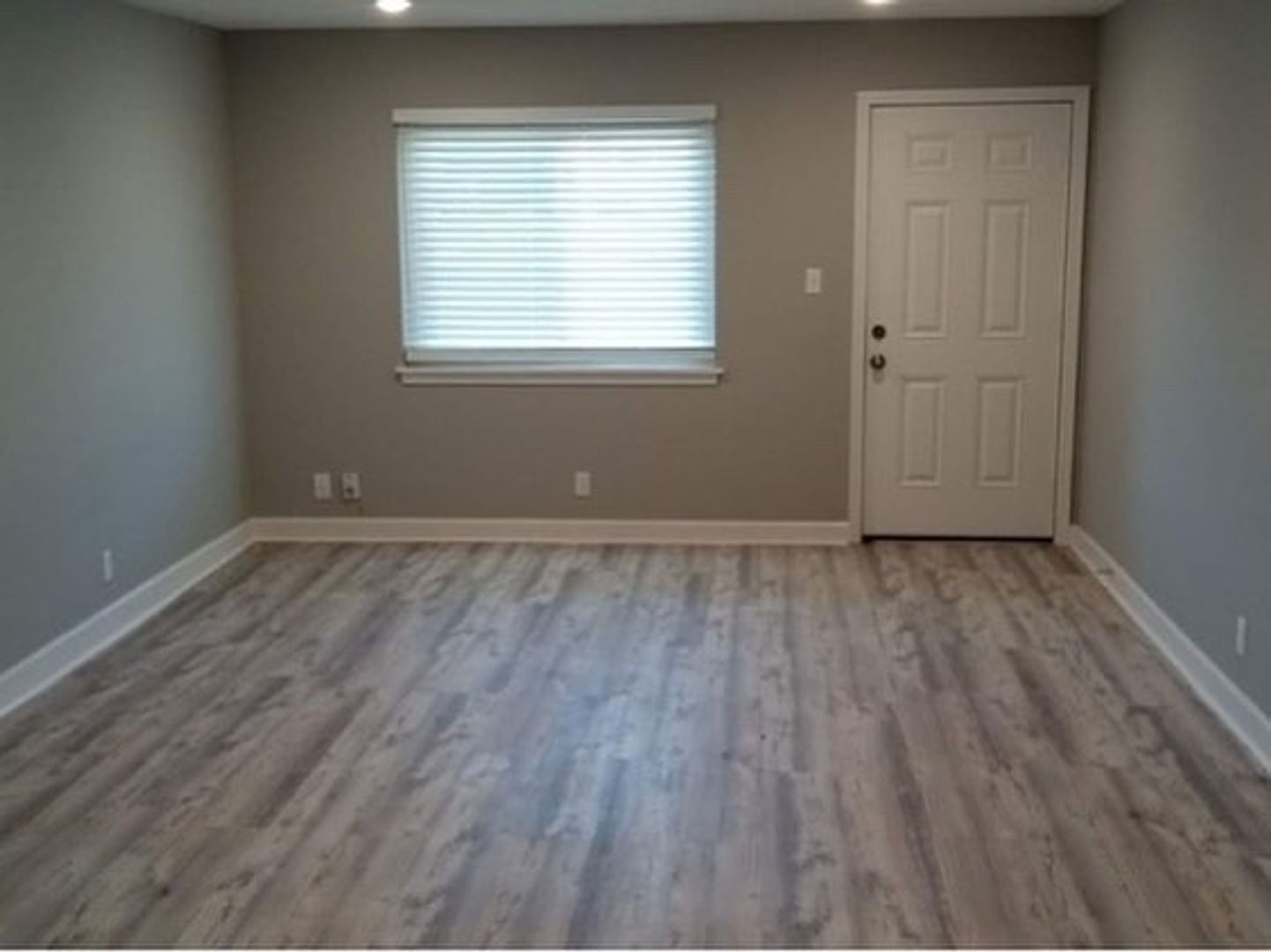 Shawnee Apartment: 6013 King Street