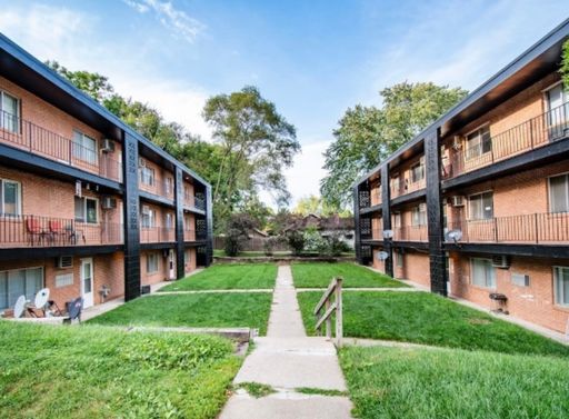 This is a spacious 2 bed 1 bath! – photo 1
