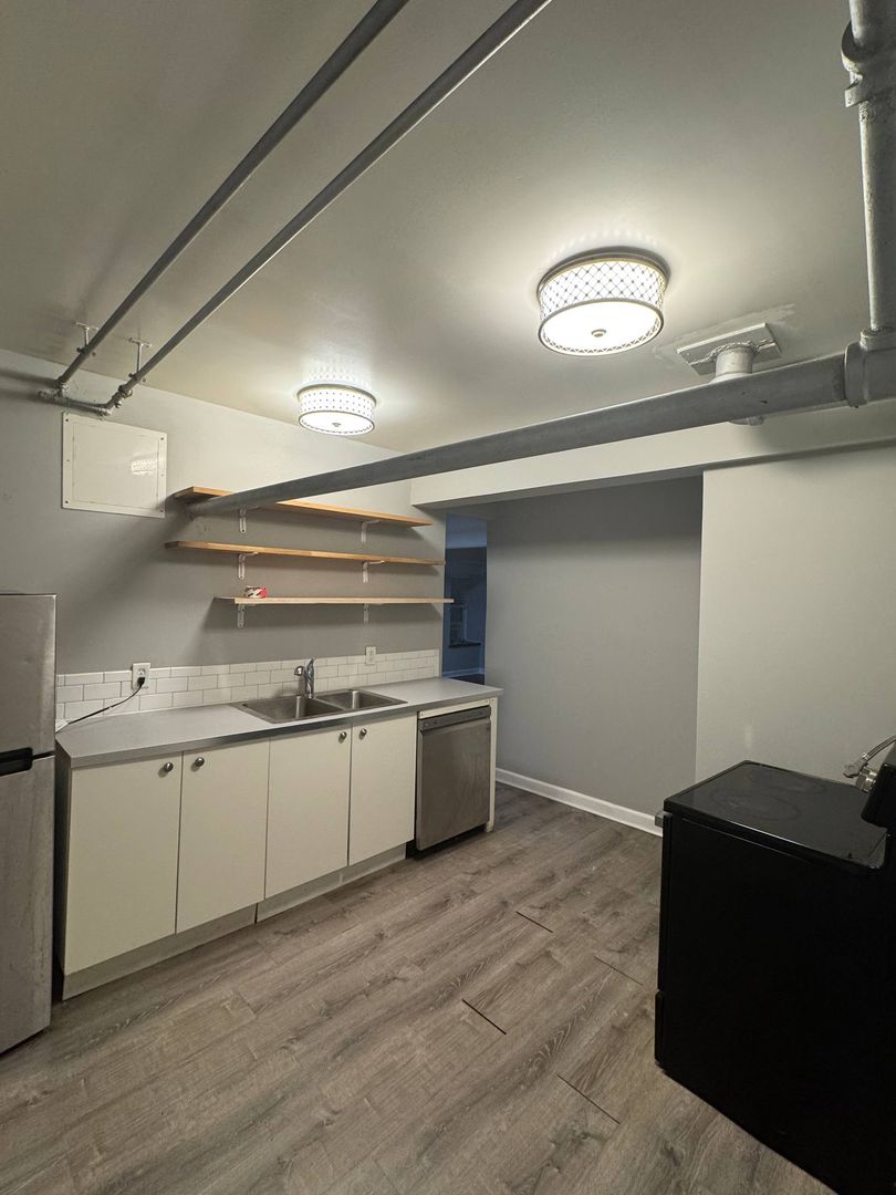 Kansas City Apartment: 127-129 E 46th, 131-133 E 46th , 1019 W 38th Street