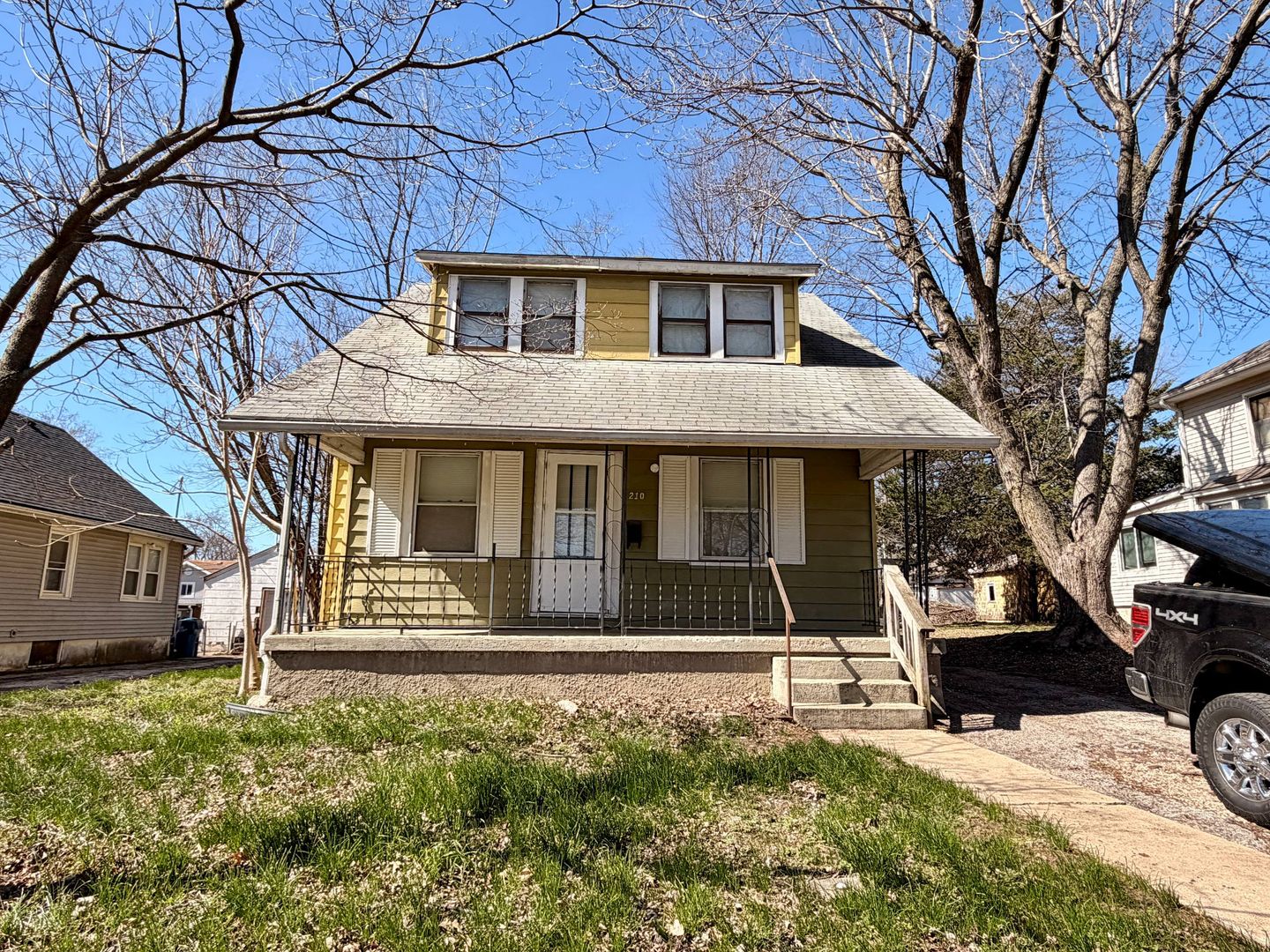 Independence House: 210 N Ash Avenue