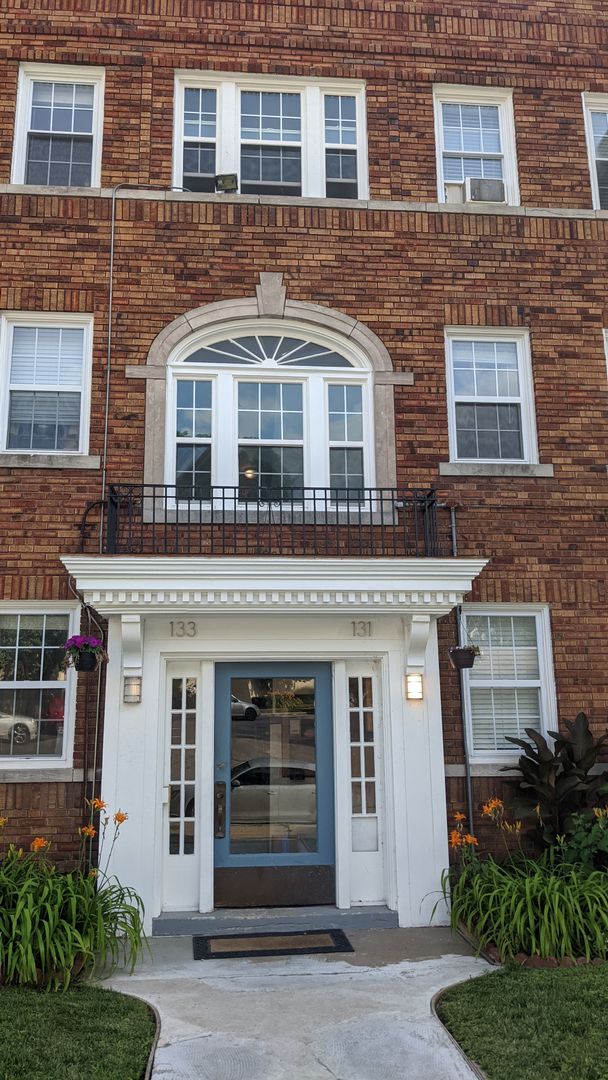 Kansas City Apartment: 127-129 E 46th, 131-133 E 46th , 1019 W 38th Street