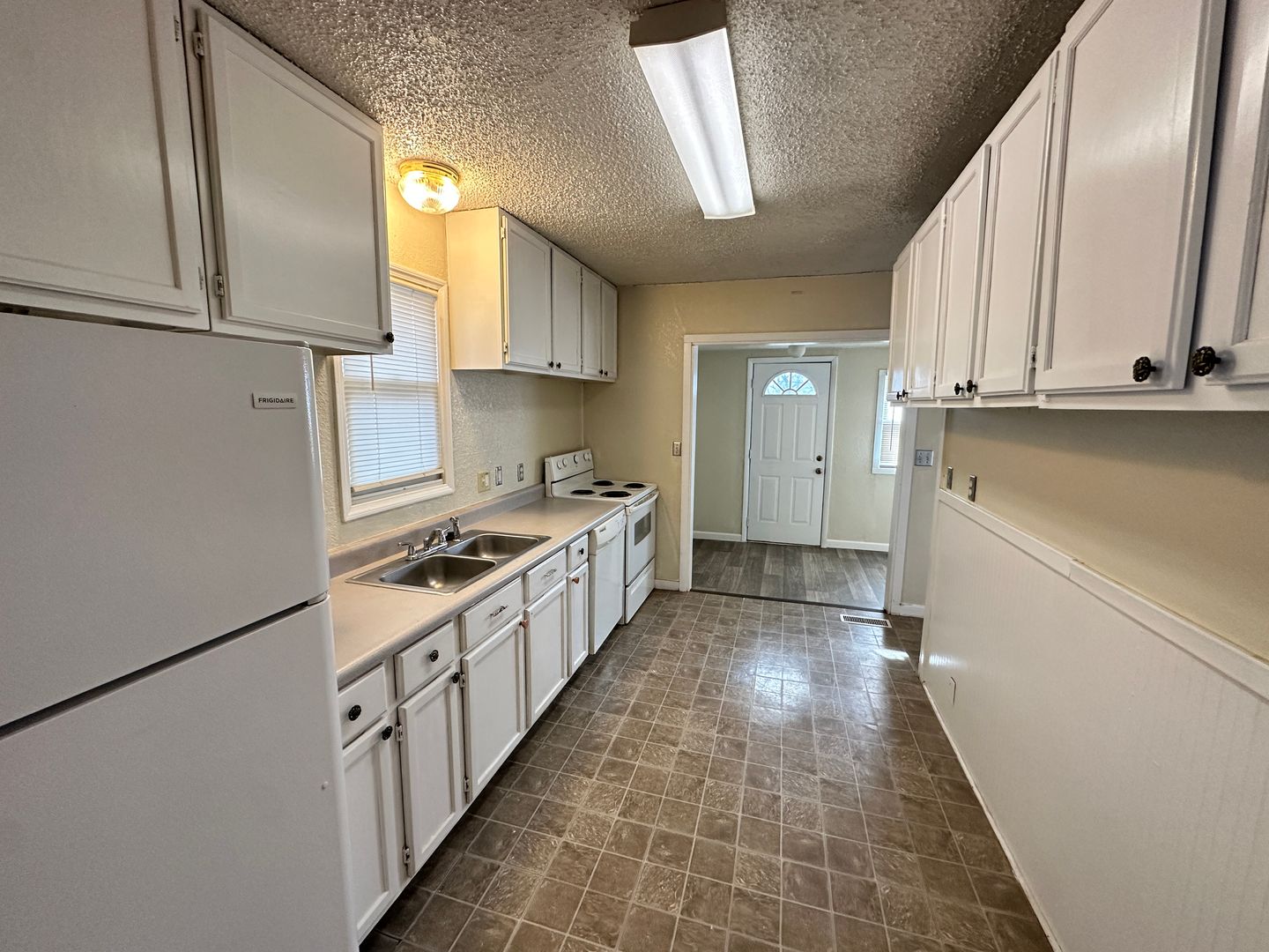 Kansas City House: 4613 NE 46th Street