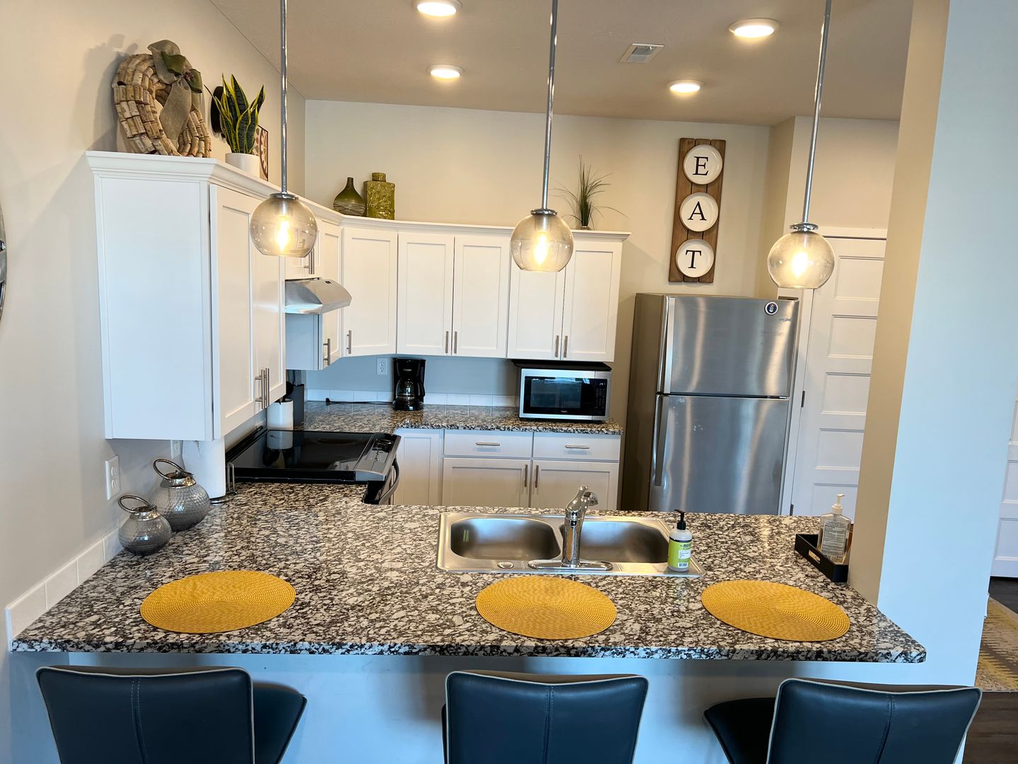 Omaha Apartment: 3412 Dodge Street