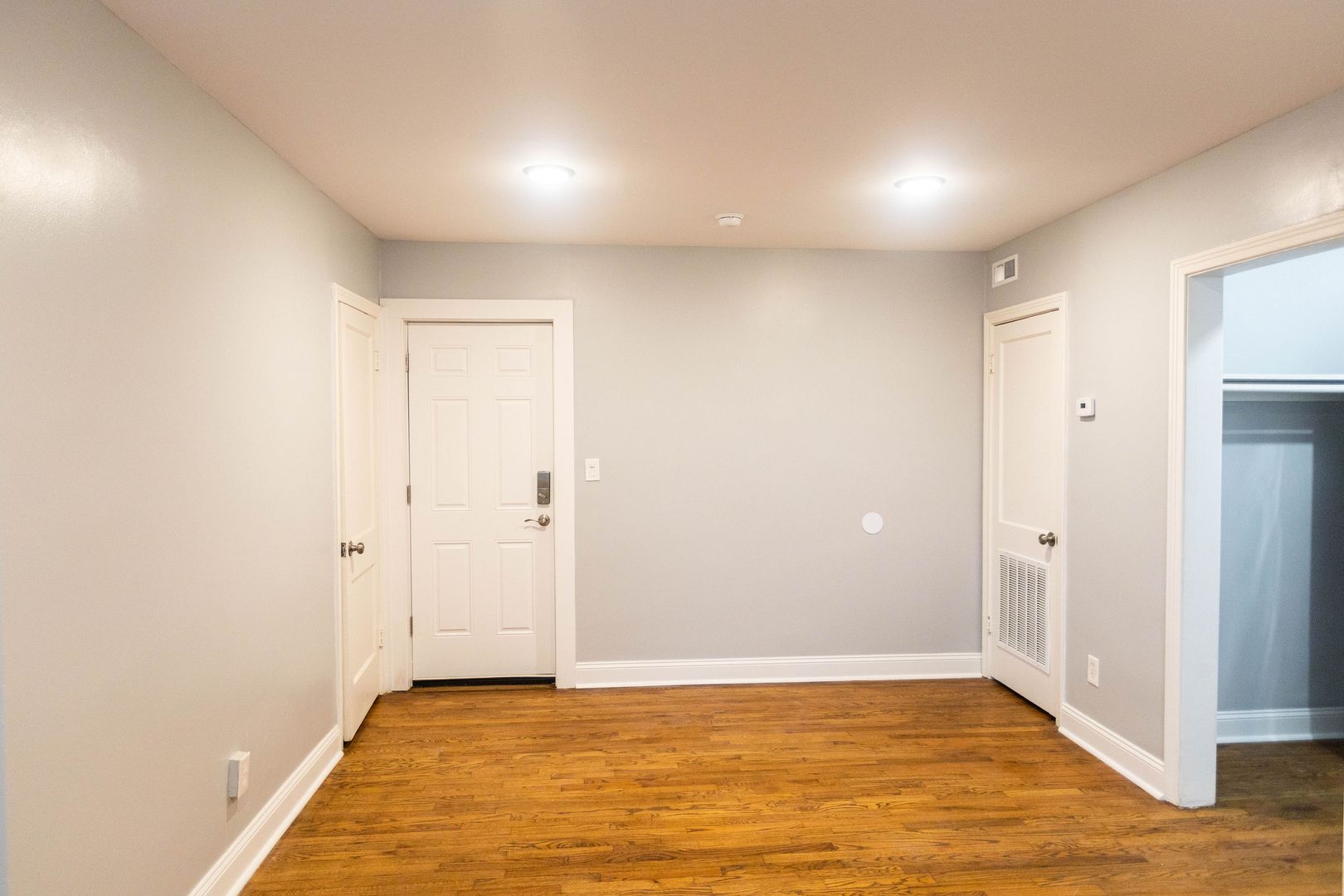 Kansas City Apartment: 3457 Holmes St,