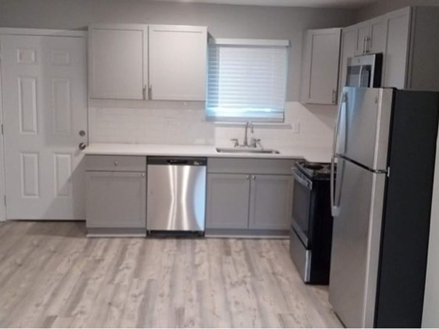 Shawnee Apartment: 6013 King Street