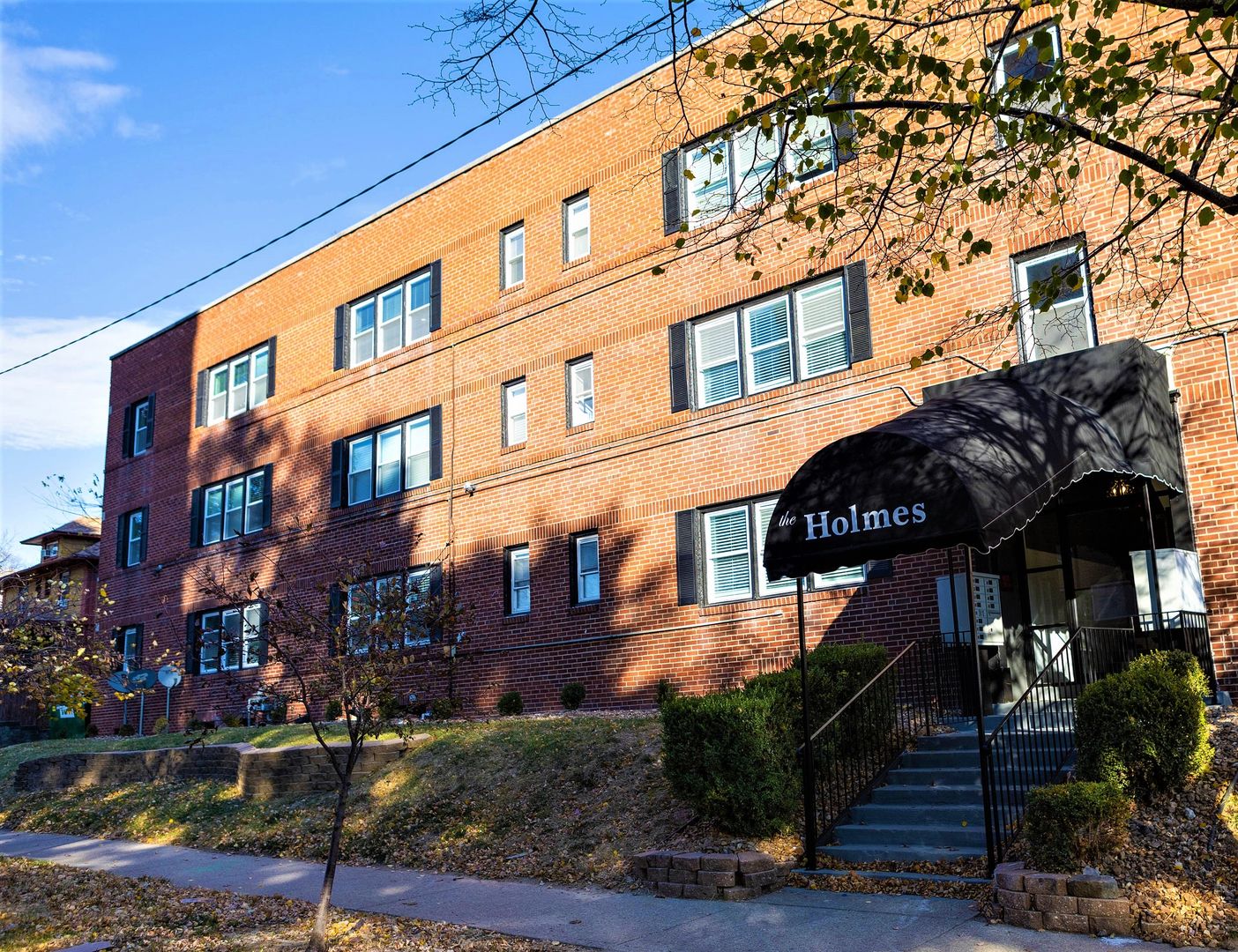 Kansas City Apartment: 3457 Holmes St,