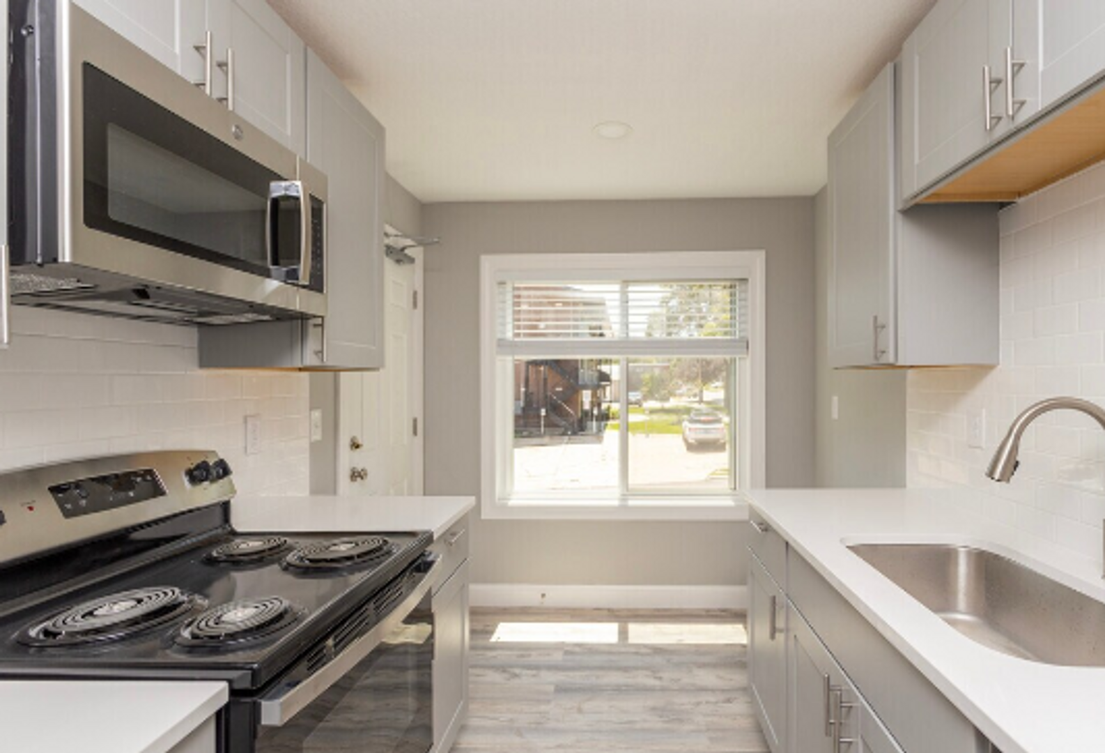 Omaha Apartment: 617 South 35th St