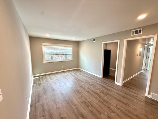 NEWLY REMODELED 1BED 1BATH In Midtown Omaha!! – photo 1
