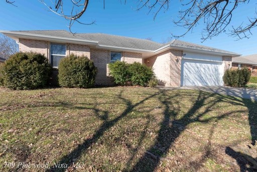 Great 3 BR 2 BA home close to Matthews Elementary and Nixa High School – photo 1