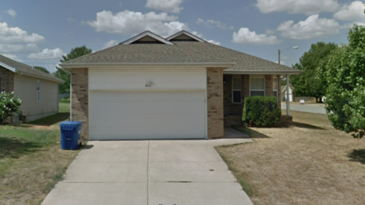 All brick 3 bed 2 bath home in Nixa.