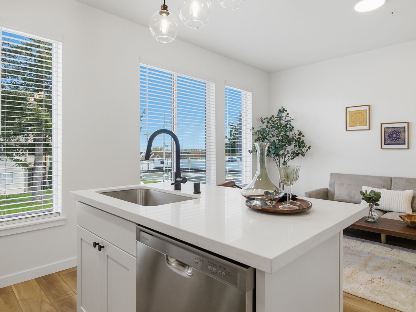 Tacoma Apartment: 1420 S J St