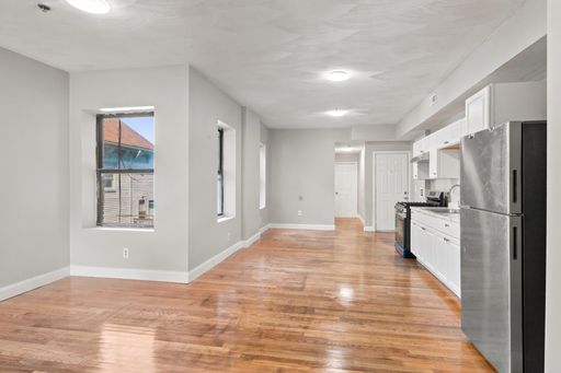 Beautifully Remodeled 4-Bedroom Apartment in Holyoke!
