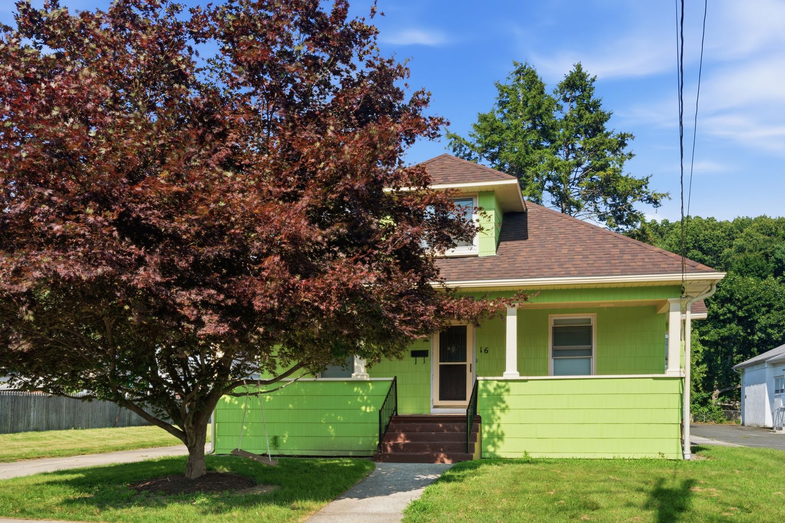 South Hadley House: 16 Hartford St.