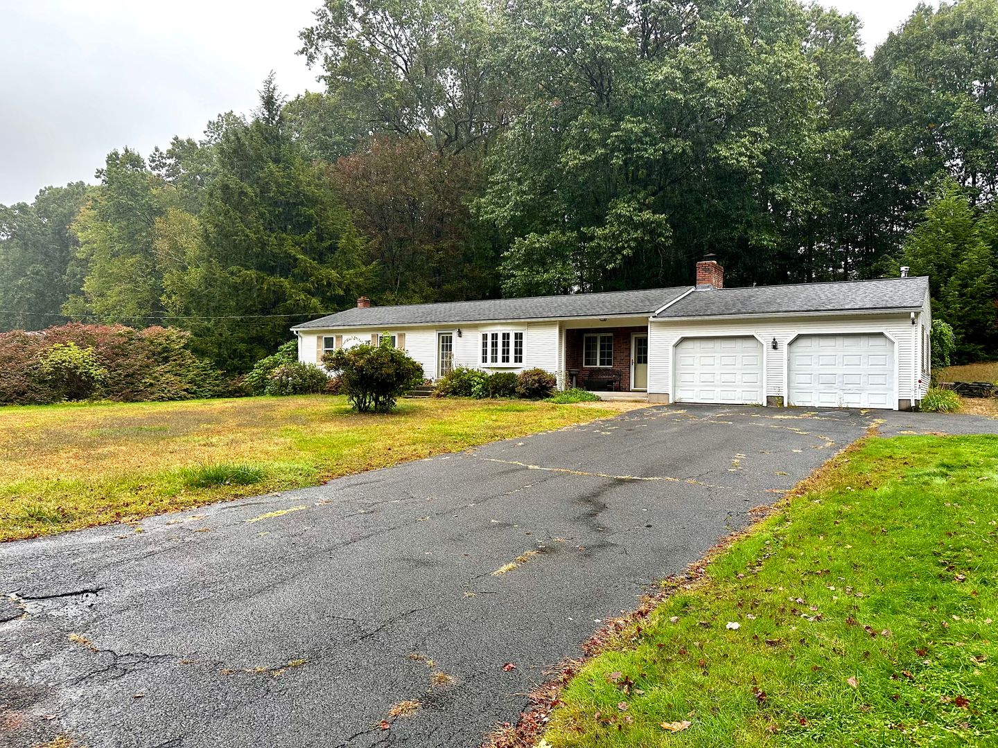 Beautiful 4-Bedroom Single Family House for Rent in East Longmeadow!