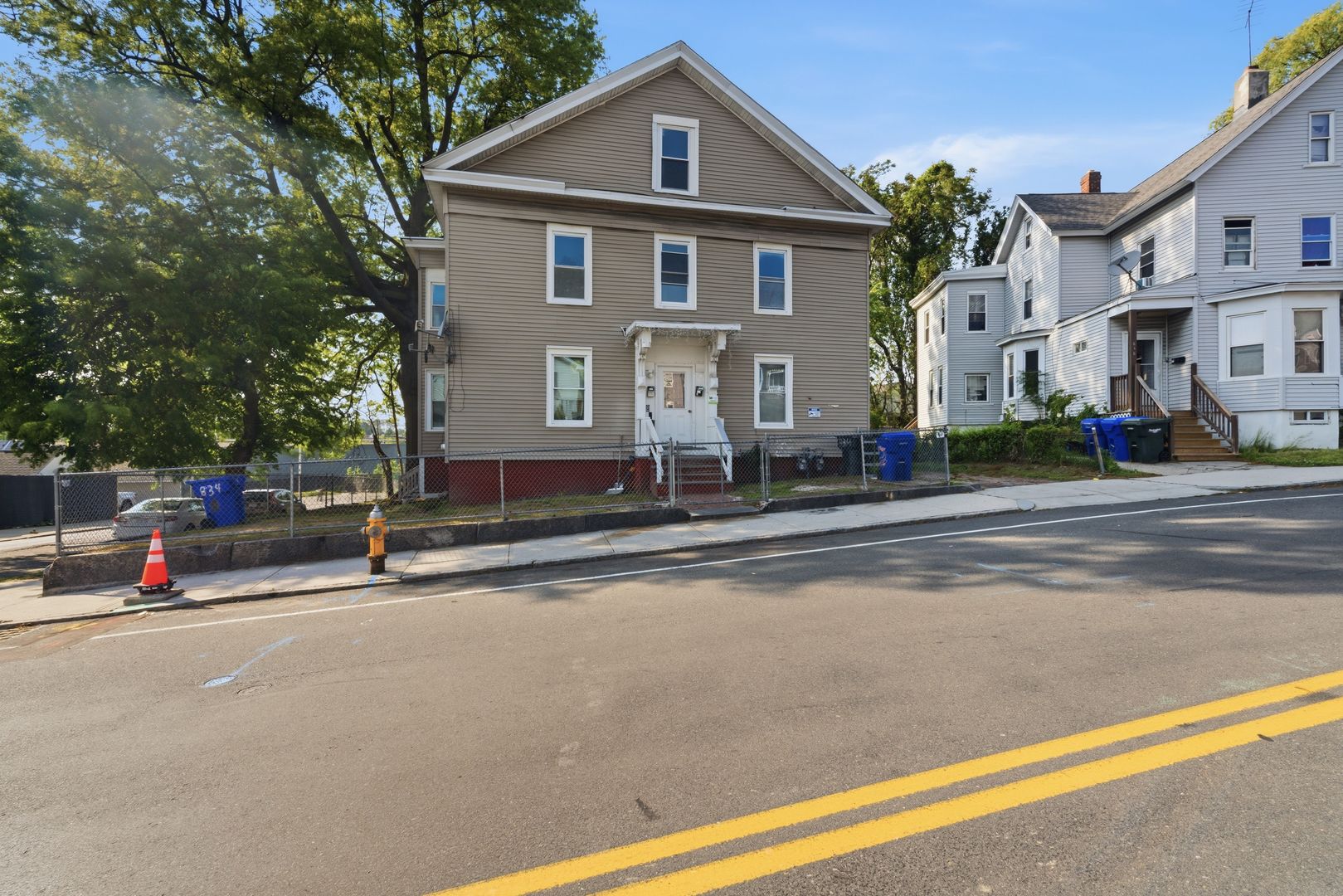 Springfield Apartment: 834 Worthington Street