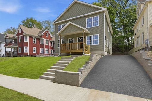 Spectacular 3-Bedroom Apartment for Rent in Springfield! – photo 1