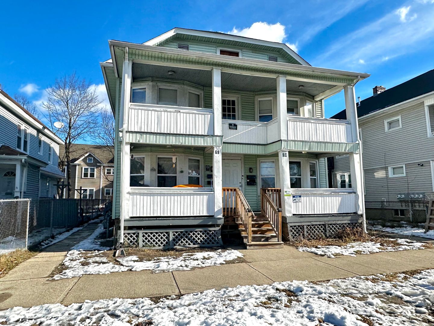 Springfield Apartment: 69 Maynard St