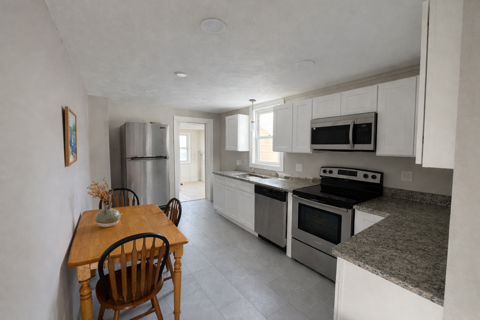 Westfield Apartment: 13 Hampden St