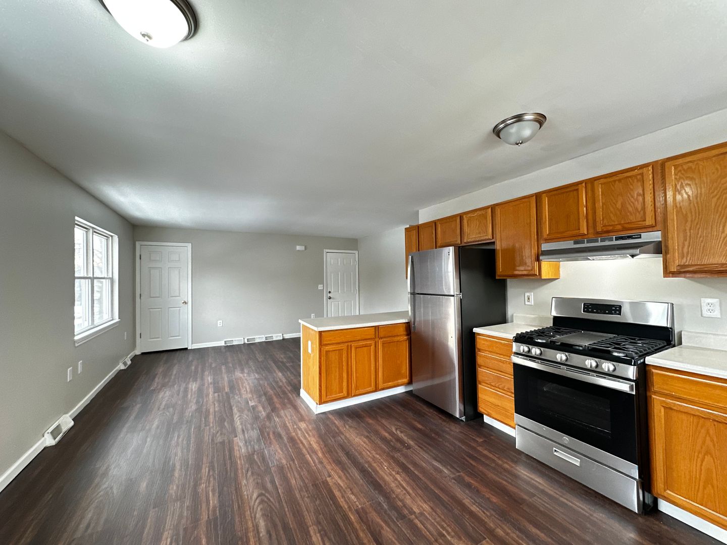 South Hadley Apartment: 6 Maple Street