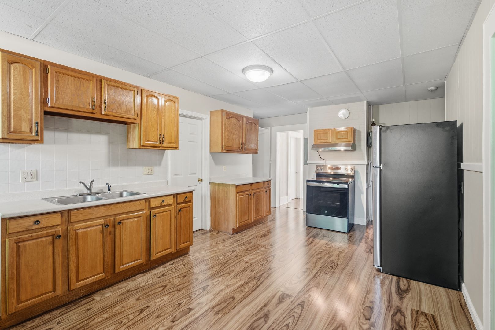 Holyoke Apartment: 194-196 Lyman Street/53-57-59 Chestnut Street