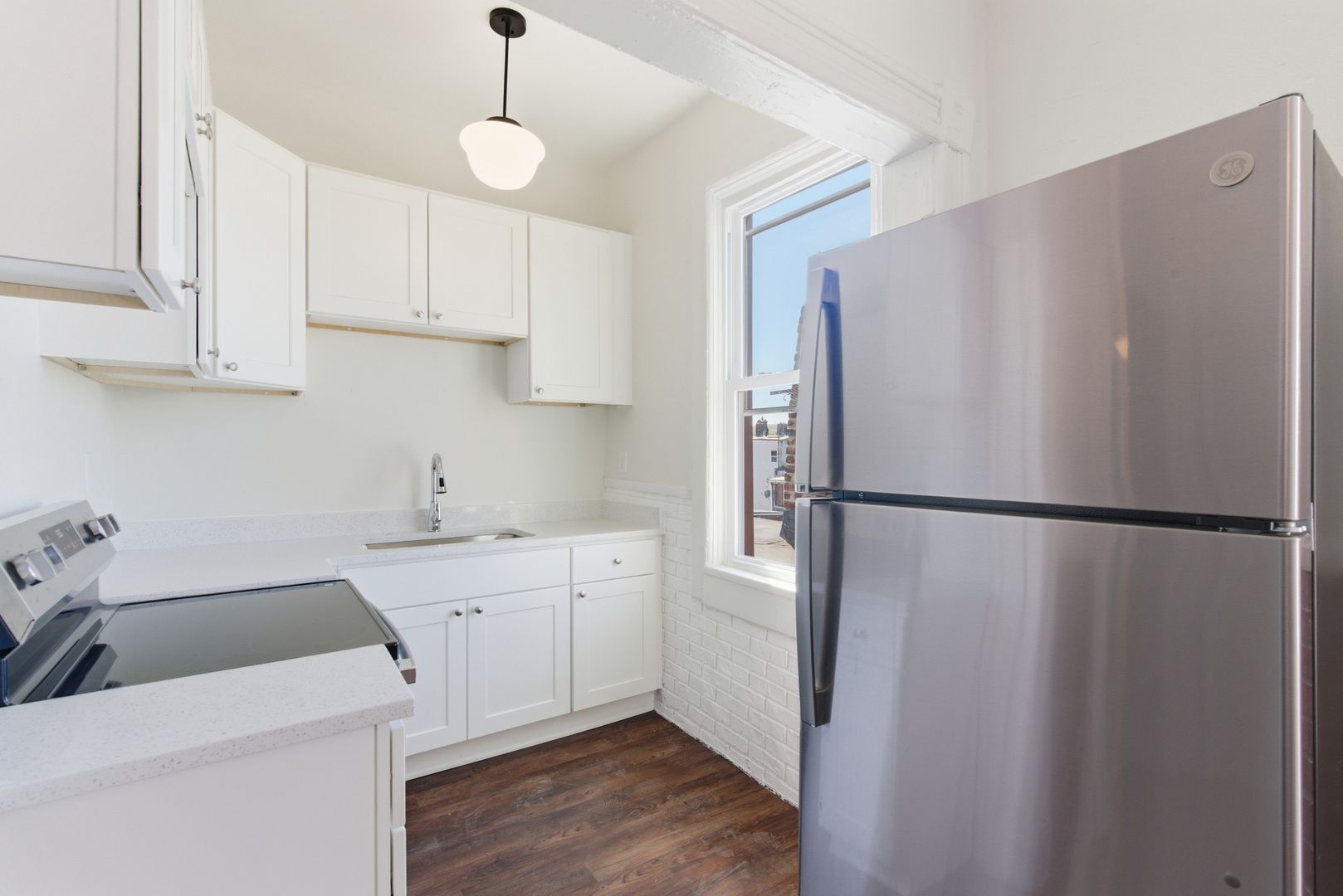 Holyoke Apartment: 105 High St