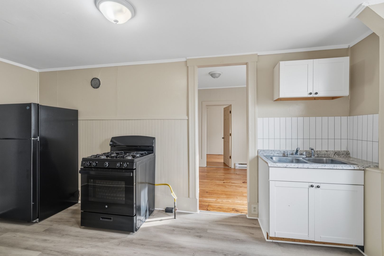 Ludlow Apartment: 48 Hubbard St