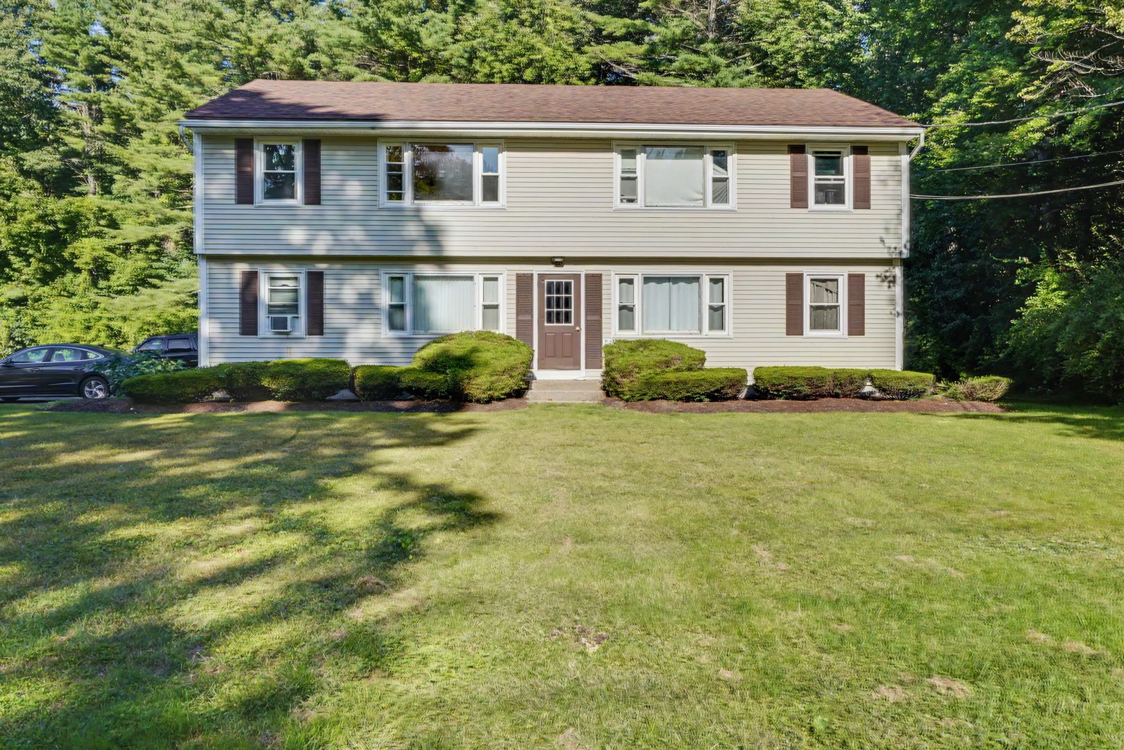 Belchertown Apartment: 251-259 N. Washington St.