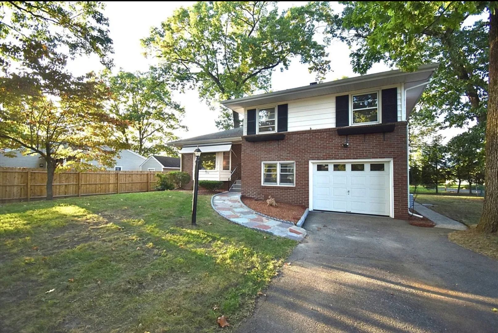 Spacious 4-Bedroom Single Family House for Rent in Chicopee!