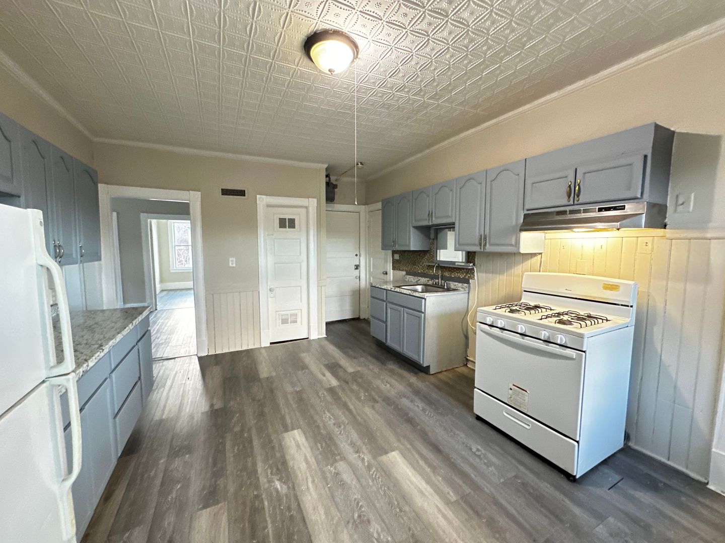 Indian Orchard Apartment: 276 Centre St