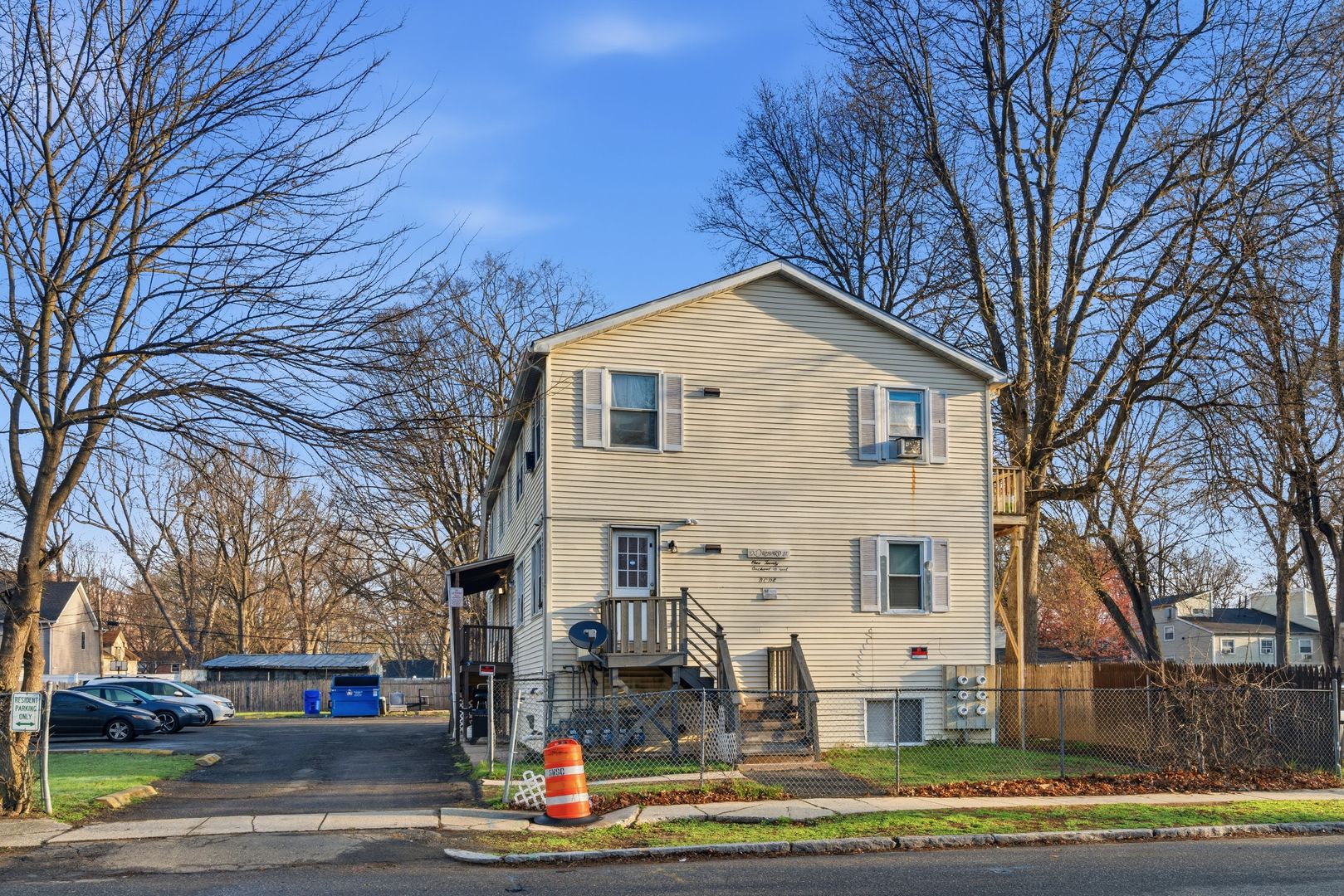 Springfield Apartment: 120 Orchard St