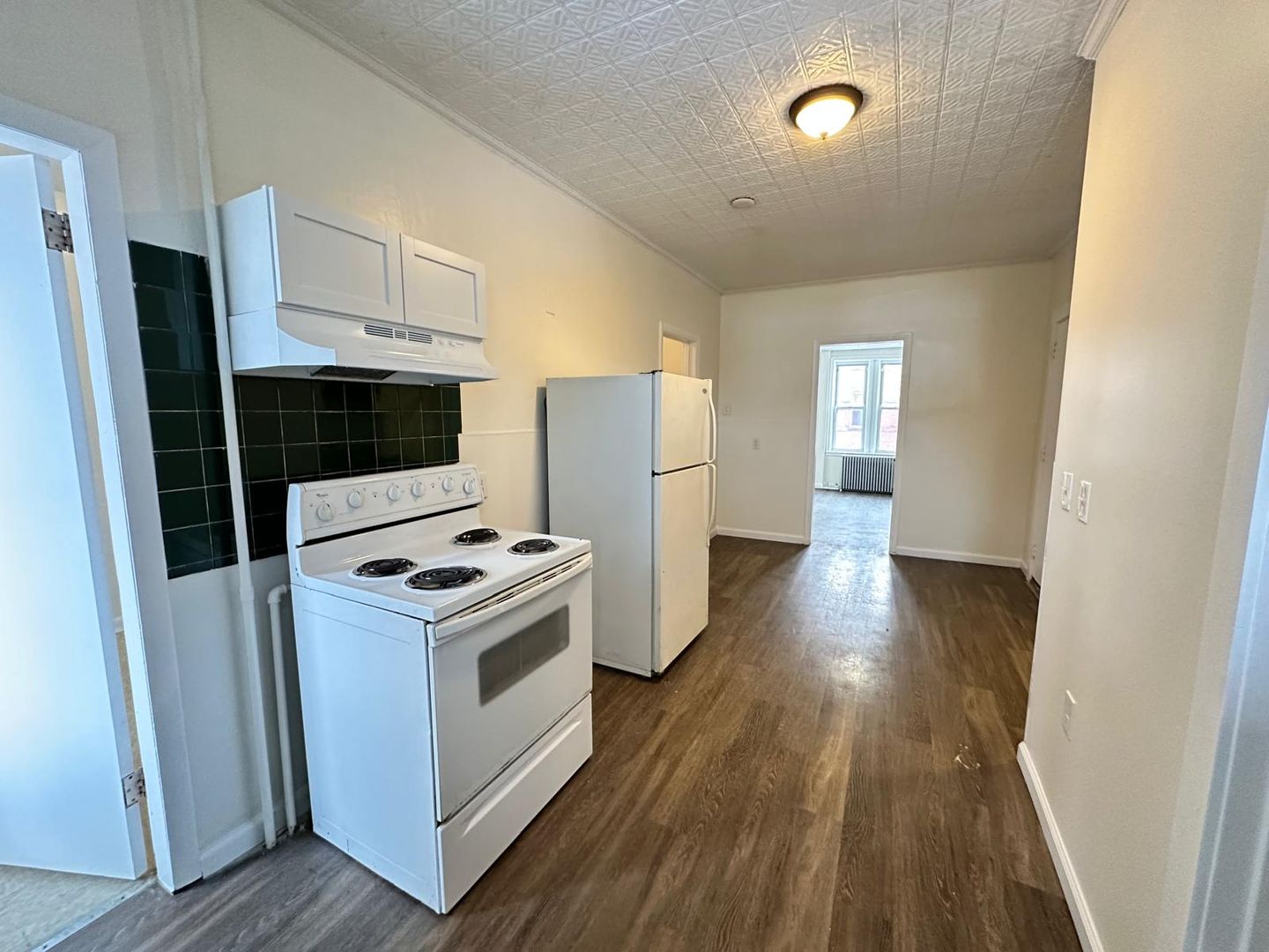 Holyoke Apartment: 535 South Bridge