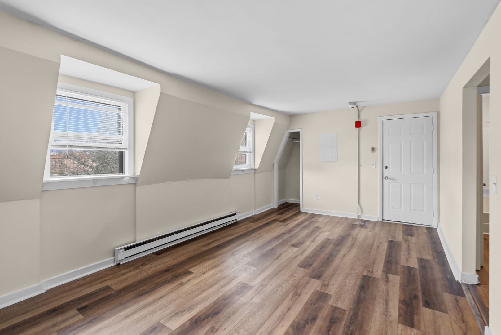 Holyoke Apartment: 184-186 Lyman Street