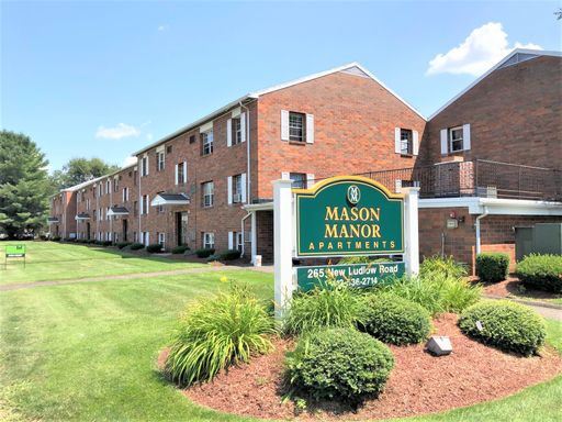 2-Bedroom Apartment in Mason Manor Chicopee. Hot Water Included!