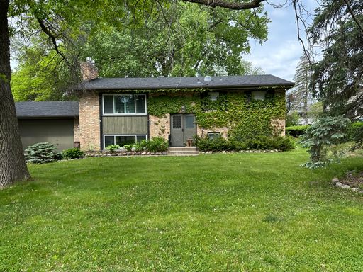 Prime Edina Living! Spacious 4 Bedroom – photo 1