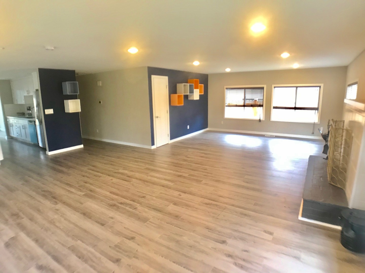 Lynnwood House: 6822 190th St SW