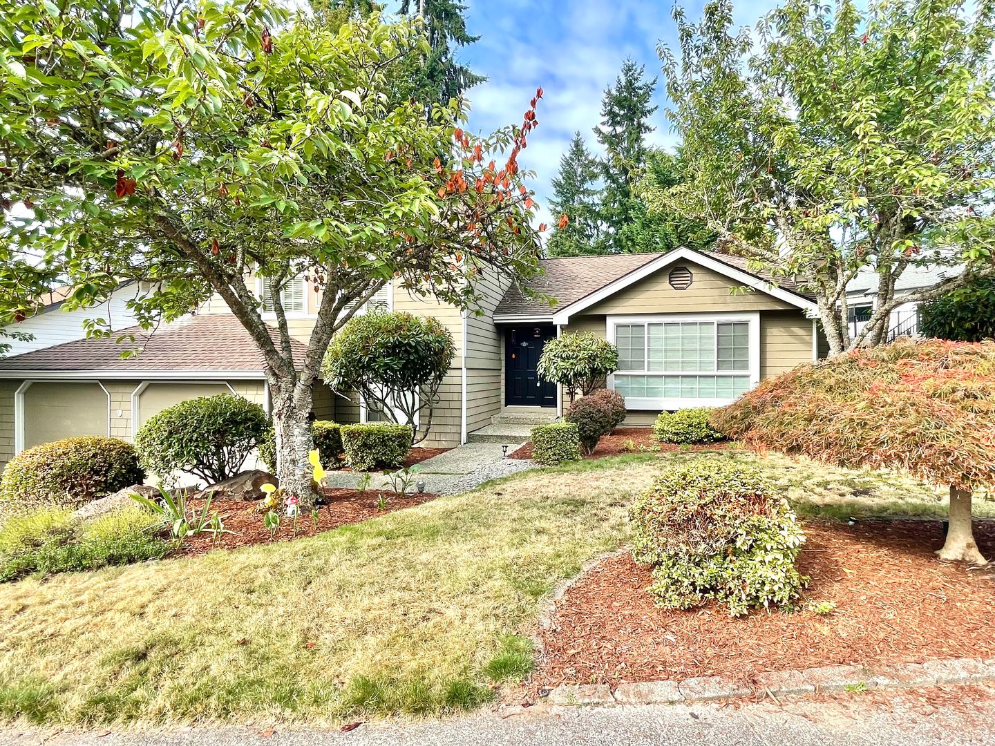 Redmond House: 13701 174th Ave NE