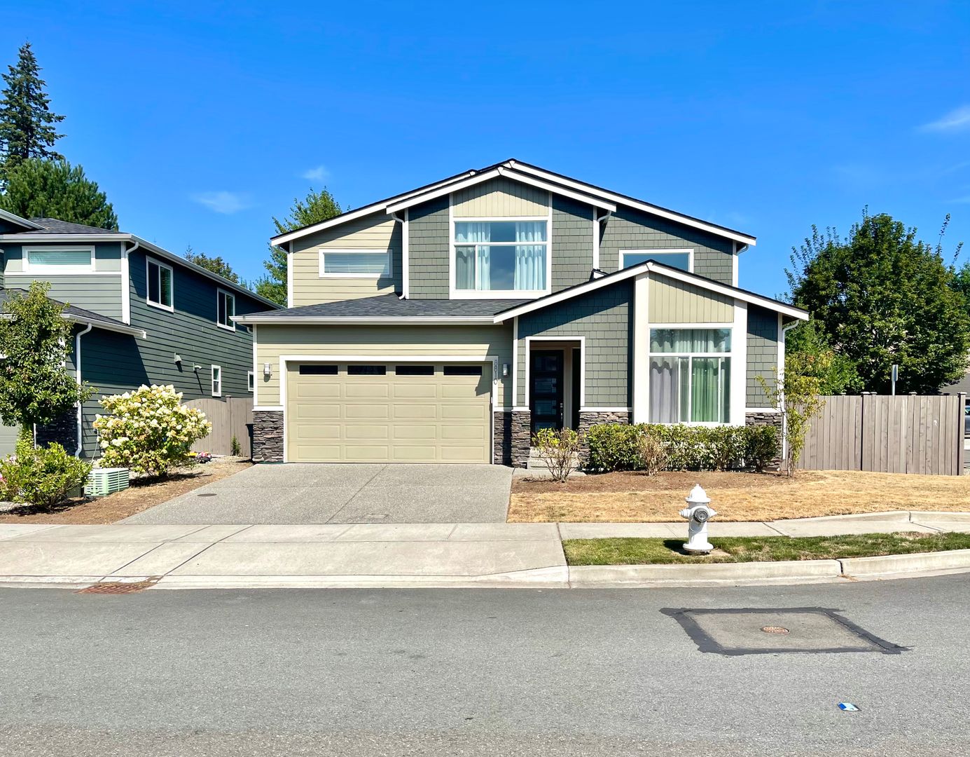 Bothell House: 8810 NE 177th St