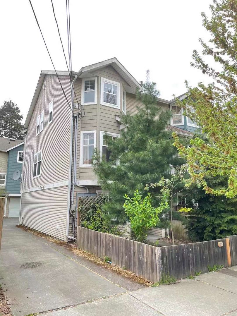 Seattle House: 12531 27th Ave NE