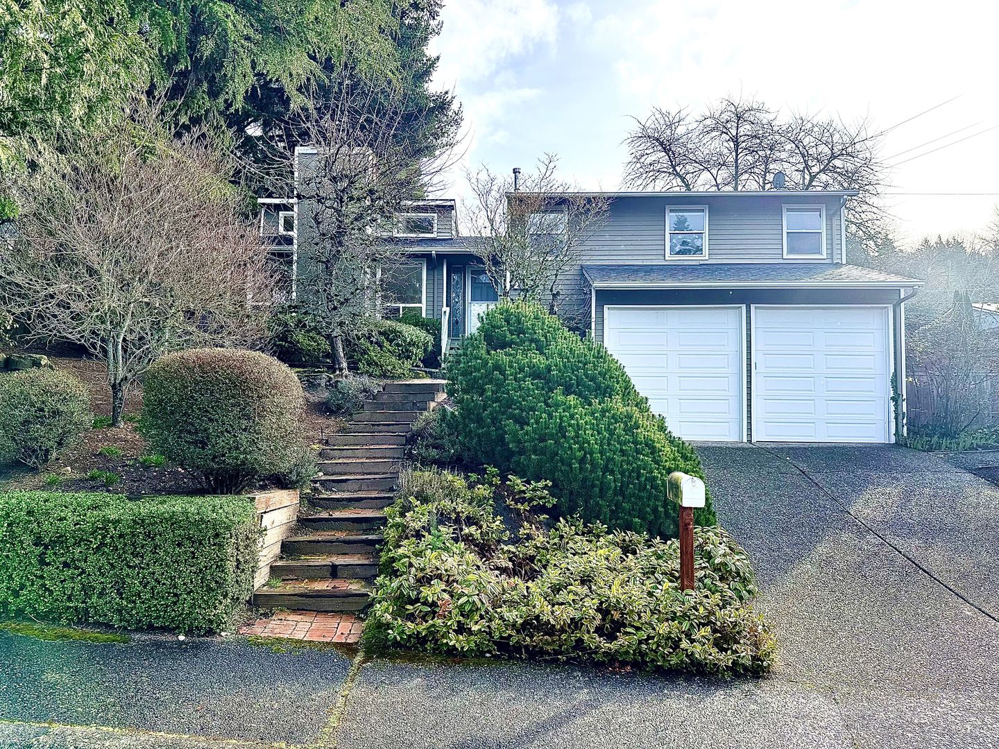 Bellevue House: 2360 138th Ave SE