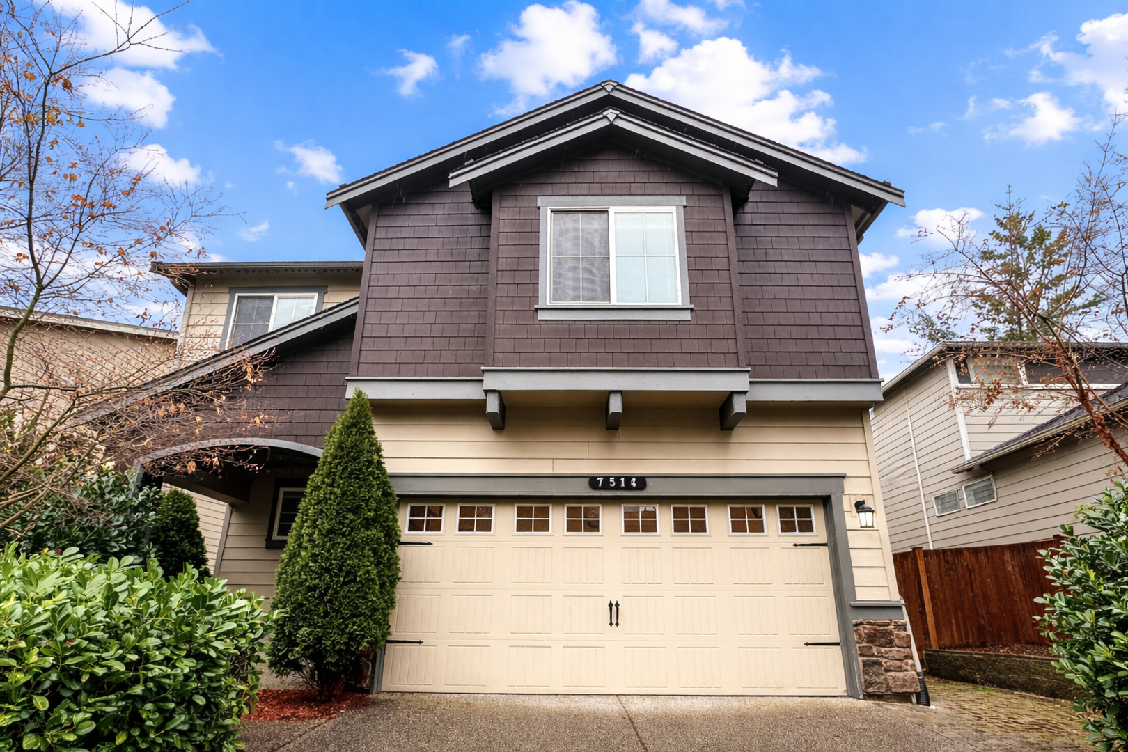 Kenmore House: 7514 NE 166th St